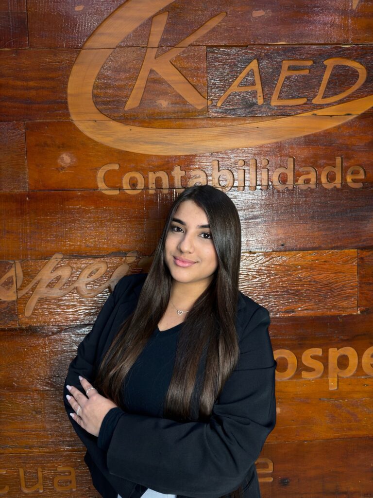 Jhenyffer Oliveira - Auxiliar Fiscal