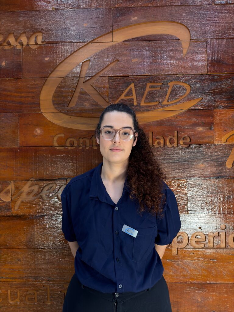 Rafaella Spina - Auxiliar Administrativa